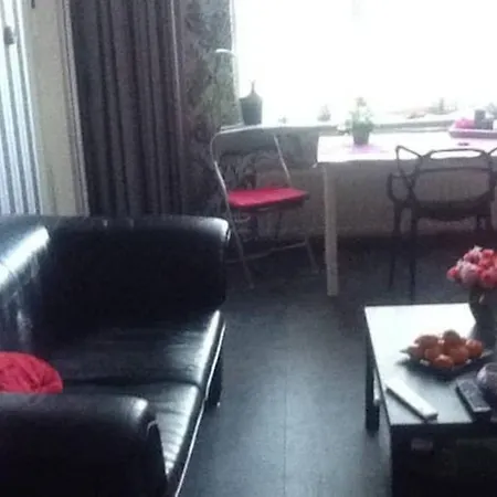 Big Bed In Private Room In Center Of Amsterdam! 아파트 암스테르담